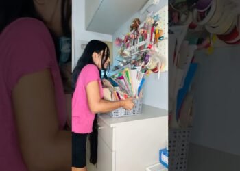 Organising Craft Table😱 #crafteraditi #youtubepartner #organising #shorts @CrafterAditi