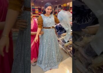 വള മാത്രം മേടിച്ചില്ല 🥹💄🛍️#youtubeshorts #shopping #dress #shorts #short #video #family #wedding