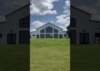 Florida Wedding Venue! #venue #wedding #lakefront #lake #view #florida #orlando #stcloud #outdoor