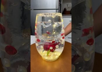 Easy table decoration for weddings 😍 #shorts #short #rose #flowers #wedding #love #diy #wow #decor