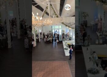 Ever After Farms Flower Wedding Venue #everafterfarms #weddingvenue #barnweddingvenue