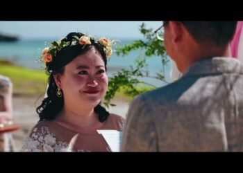 Intimate wedding in Okinawa
