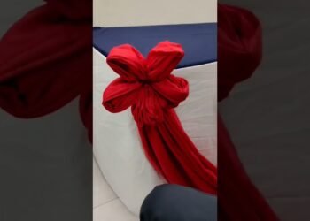 Flower fold design with scallop swag design ideas table skirting tutorial #tabledecoration