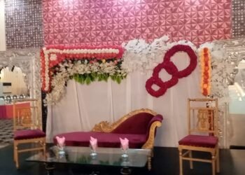 Waleema Stage design| Wedding Stage Decoration 2021| Fresh Flower's Decoration| By A-H Decor sahiwal