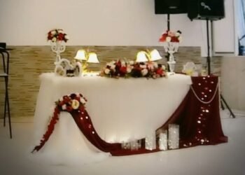 wedding cake table decoration ideas DIY dollar tree centerpiece #weddingcake