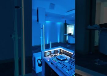 Take a look at my 2025 wedding DJ setup! 👀 #dj #weddingdj #uplighting #tubelight  #djbooth