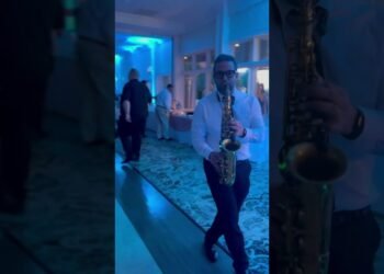 Sax on the Dance Floor 🎷 #wedding #dj #saxophone #livemusic