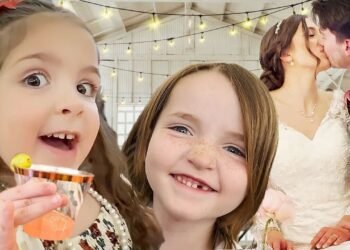 BEAUTiFUL WEDDiNG DAY!! Celebrating our Friends so we Dress Fancy! Adley Niko & Navey make Art Gifts