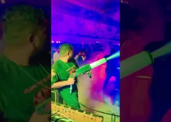 EPIC Wedding DJ Entry with Smoke Gun, Water Drums & Paper Popper | DJ Archie Kerala 🔥💍 #shorts
