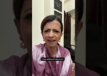 Intimate Wedding and Indian parents 😜 #marathi #wedding #marathimulgi #explore