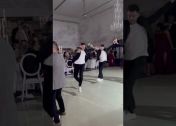 Smile and wave boys 🔥📿 #dabke #dance #folkdance #wedding #entertainment #bride #groom #party