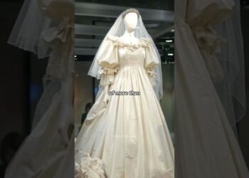Why Princess Diana's dress didn't please its makers