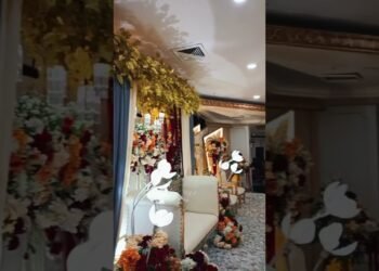 Stunning & Elegant wedding Stage Design #weddingdecor #rizalscatering #dekorasipernikahan