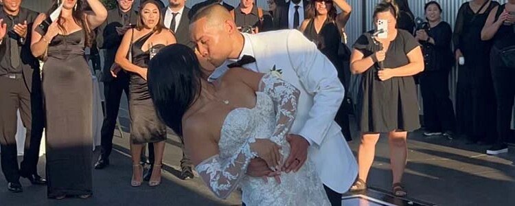 » Off-the-Shoulder Wedding Dresses: Seasonal Styling Guide