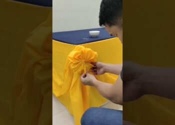 DOUBLE FLOWER FOLD DESIGN TABLE SKIRTING TUTORIAL #tableskirting #tutorial