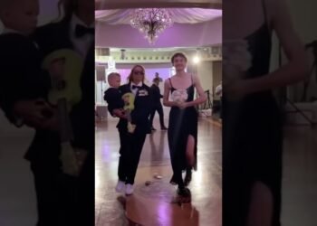 Who had the BEST Bridal Party Entrance @ Drew & Britt’s WEDDING 😂💍