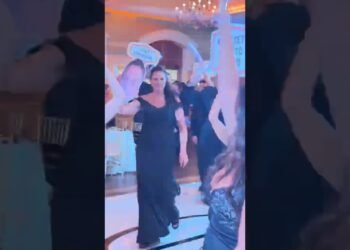 Bridal Party Entrance Idea: Bottle Girls!🍾