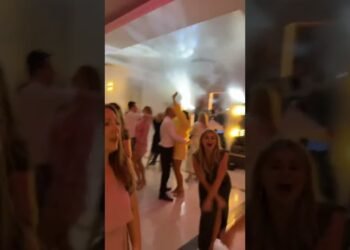 Klasyki też gramy :) Ich troje każdy zna #wesele #polskiewesele #wedding #dj #djnawesele #djoles