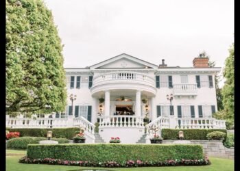 Luxury Wedding Venue | West Vancouver, BC| White Table Catering