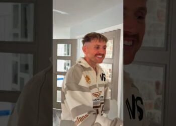 PLANNING HER DREAM WEDDING PRANK!! #shorts