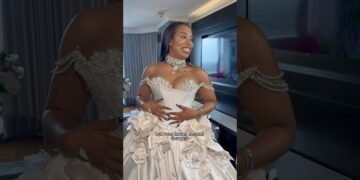 Include me to say yes to the dress and design my DREAM custom wedding dress by Ese! #bride #dress