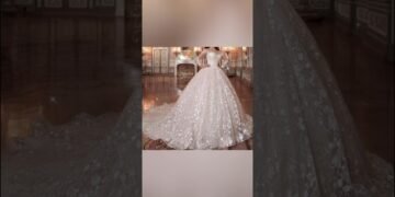 wedding dress😍💖💖 beautiful dress/short video ( higher 🦋butterfly)