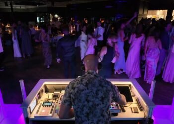 Nanoose Bay Café Wedding DJ Mix (LIVE)