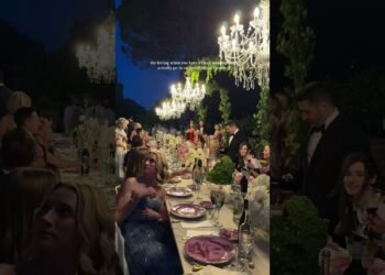 Nothing beats the sensation of a small, intimate wedding #smallwedding #weddingplanning #weddinginspo