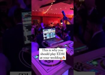 For this reason you must play EDM at your wedding🔥#dj #dallasdj #weddingdj #pioneerdj #seratodj