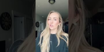 Hit me along with your wedding planning questions! #weddingplanning #weddingplanner