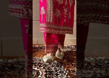 Beautiful customised wedding dress collection #weddingfashion #designerwear #fashionrewaj