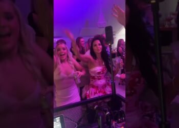 Sweet Caroline Remix – Dance Floor Goes Off! | DJ Mercy Wedding Set #dj #artist #weddingdjbrisbane