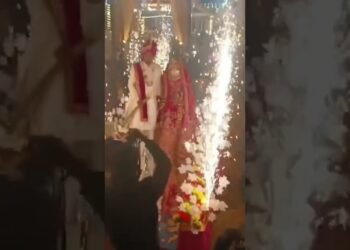 Mirror Entry Flower Decoration♥️ #flower decoration #mirror entry #wedding planning #shorts #flower