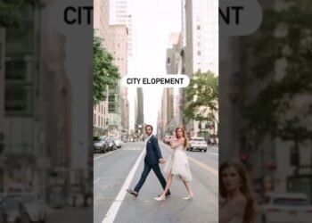 You choose to have a small intimate wedding together with your closest friends & family! #weddingphotography