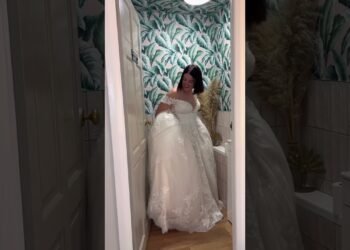 How do you go to the bathroom in your wedding dress? 🚽 👰‍♀️ #weddingdaytips #wedding #weddingdress