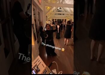 What DJ transition makes you go 🤯? #dj #wedding #mashup