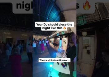 That is the way you CLOSE a marriage right 🙌 #dj