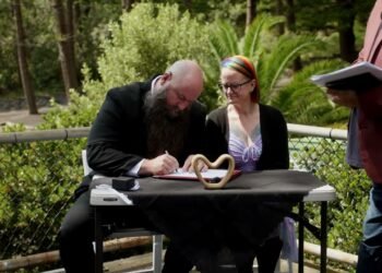 Sarah & Brendan’s Intimate Wedding | Newcastle Gardens