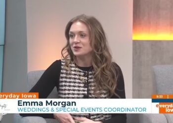 On a regular basis Iowa – The Heights Rooftop shares its wedding venue space