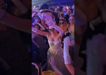 Bride’s Wedding Party Dance Goes Viral | Fun Wedding Moments #wedding #funny #shorts #trending