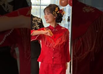 Stunning Red Chinese Wedding Dress | Elegant Recent Chinese Style Bridal Look ❤️ #wedding #Love