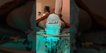 I donated my wedding dress to charity after my divorce. Two years later, I used to be invited to a stran…