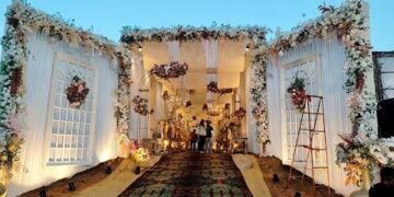 Stunning Wedding Stage Design👑#gloriousparcept #wedding #eventhighlights #FlowerDecoration #ytstudio