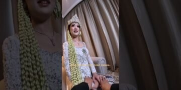 Pengantin selesai make up dan siap berangkat ke venue pernikahannya! 🤍 #wedding #brideassistant