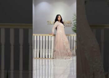 BEST FARSHI LEHENGA MADE BY 7AATRANG BRIDAL 🤩❤️ #7aatrang #dress #fashiondress #wedding #designer