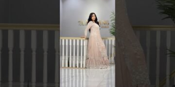 BEST FARSHI LEHENGA MADE BY 7AATRANG BRIDAL 🤩❤️ #7aatrang #dress #fashiondress #wedding #designer