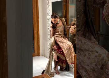 Beautiful customised wedding dress #wedingcollection #fashion #fashionrewaj