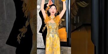 Stunning Chinese Wedding Dress 😍 Recent Style Qipao Took Everyone by Surprise! #wedding #shorts