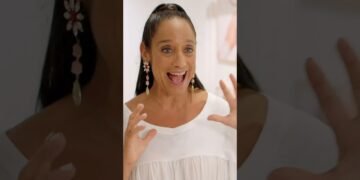 Randy Shocked By Beautiful Wedding Dress – With WINGS! #SayYesToTheDress #shorts