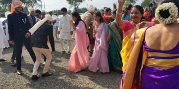 लग्नाची वरात | खान्देशी लग्नातील धूम | Wedding Dance | Khandeshi Song | DJ Wedding Song #dance #dj